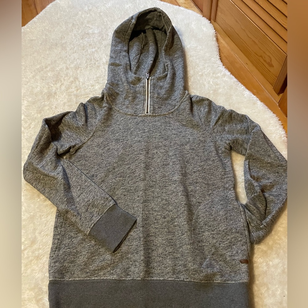 Women’s small Roots sweater